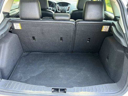 Used 2014 Ford Focus SE w/ Equipment Group 201A FWD image 10
