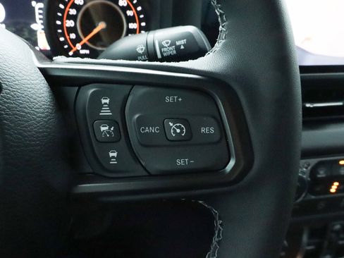 New 2025 Jeep Gladiator High Tide image 33