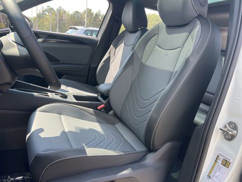 New 2026 Volkswagen Tiguan SE R-Line FWD image 24