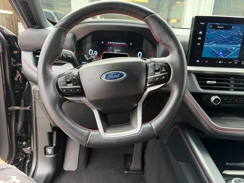 Used 2025 Ford Explorer ST-Line w/ ST-Line Street Pack AWD/4WD image 13