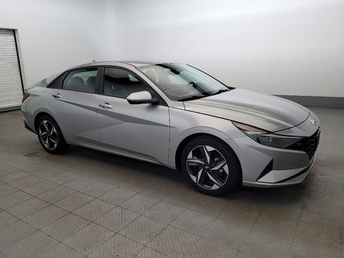 Used 2023 Hyundai Elantra SEL w/ Convenience Package FWD image 11