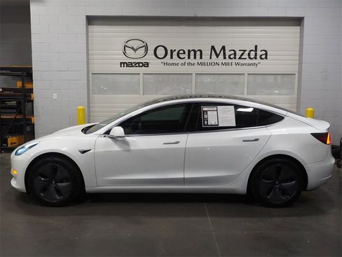 Used 2020 Tesla Model 3 Standard Range Plus image 27
