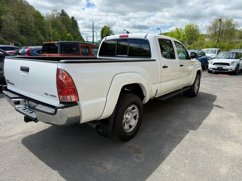 Used 2015 Toyota Tacoma 4x4 Double Cab w/ SR5 Package image 3