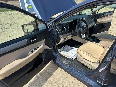 Used 2015 Subaru Legacy 2.5i Premium w/ Popular Package #2 AWD/4WD image 9