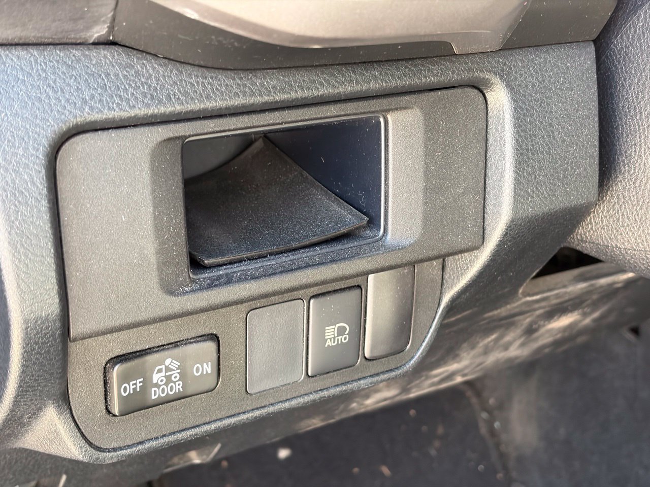 Used 2019 Toyota Tacoma SR5 RWD image 6