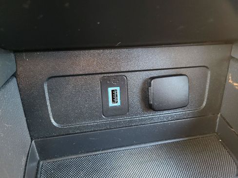Used 2019 Ford Escape SE FWD image 21