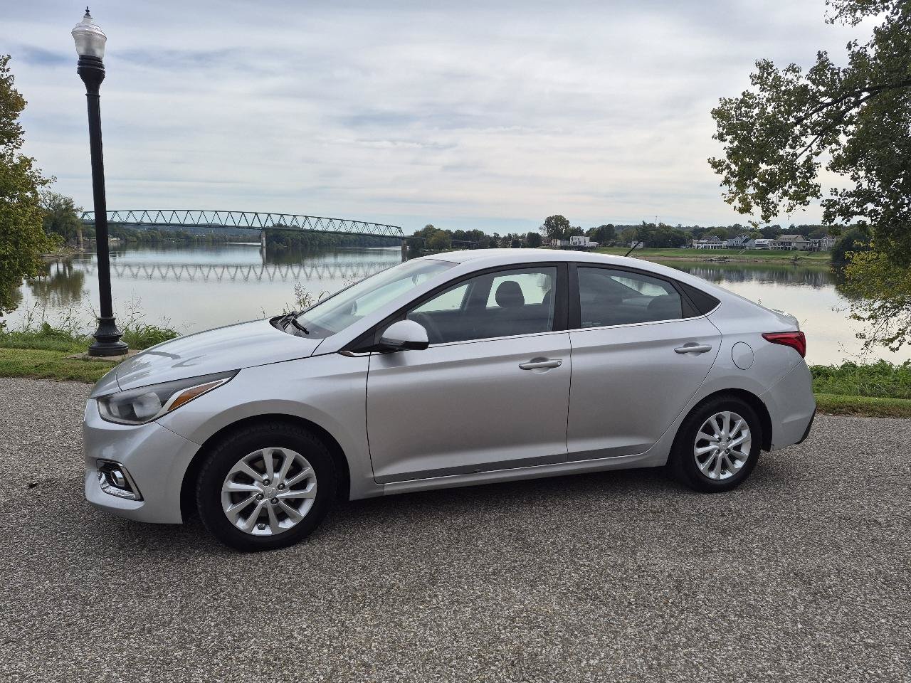 Used 2019 Hyundai Accent SEL FWD image 2