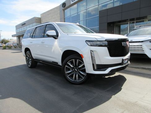 Used 2024 Cadillac Escalade Sport w/ Touring Package AWD/4WD image 14