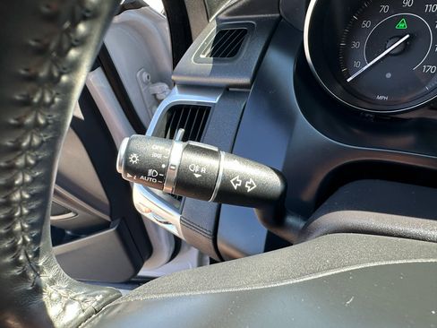 Used 2018 Jaguar E-PACE S image 37