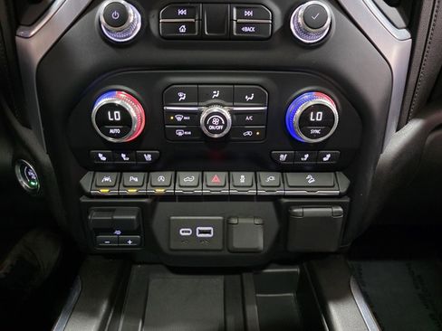 Used 2021 GMC Sierra 1500 SLT w/ SLT Premium Plus Package image 26