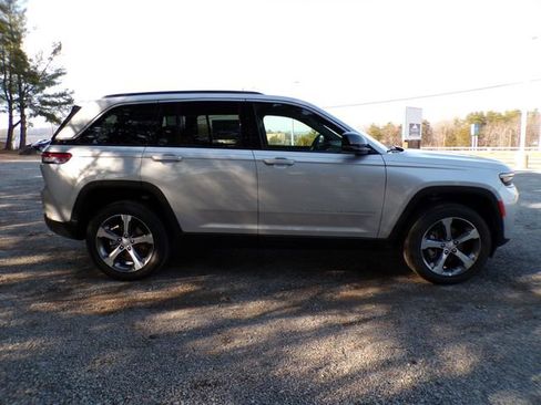 New 2026 Jeep Grand Cherokee Limited w/ Luxury Tech Group II AWD/4WD image 5