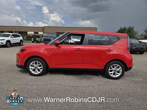Used 2025 Kia Soul LX w/ LX Technology Package FWD image 4