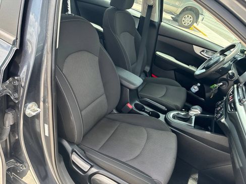 Used 2023 Kia Forte LXS FWD image 11
