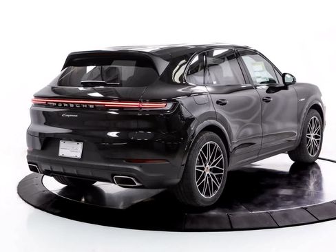 Certified 2025 Porsche Cayenne E-Hybrid AWD/4WD image 7