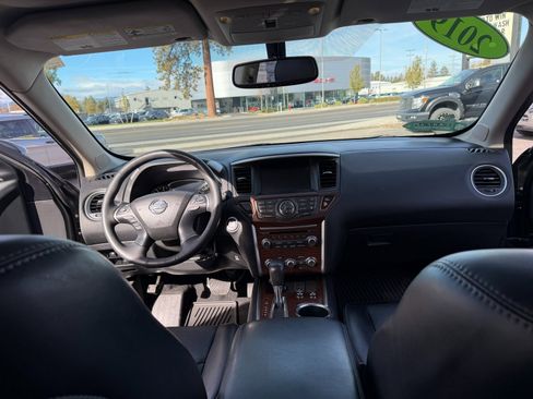Used 2019 Nissan Pathfinder Platinum image 15