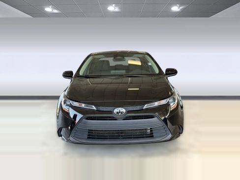 Used 2023 Toyota Corolla LE image 6