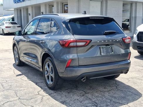 Used 2023 Ford Escape ST-Line w/ Tech Pack #1 FWD image 3