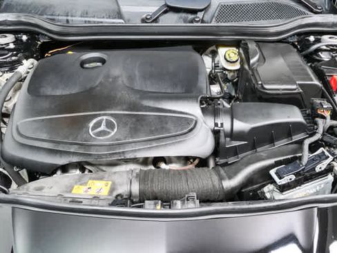 Used 2018 Mercedes-Benz CLA 250 4MATIC image 31