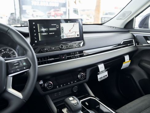 New 2025 Mitsubishi Outlander SE image 42