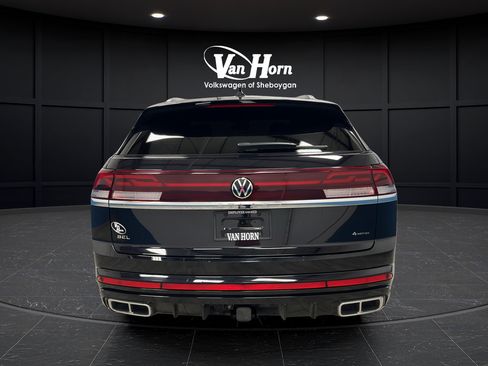 Used 2024 Volkswagen Atlas Cross Sport SEL R-Line AWD/4WD image 6