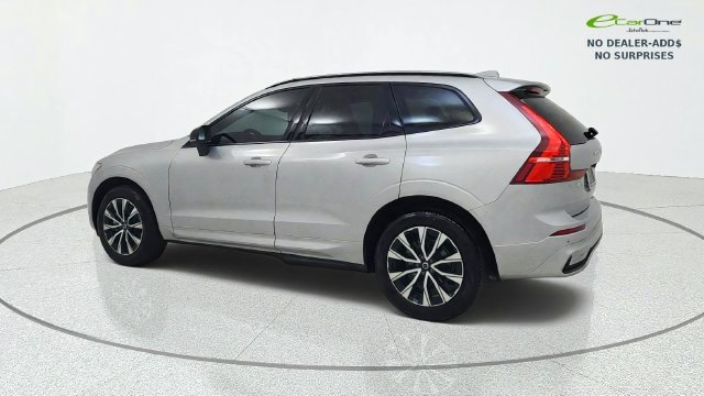 Used 2025 Volvo XC60 B5 Core AWD/4WD image 5