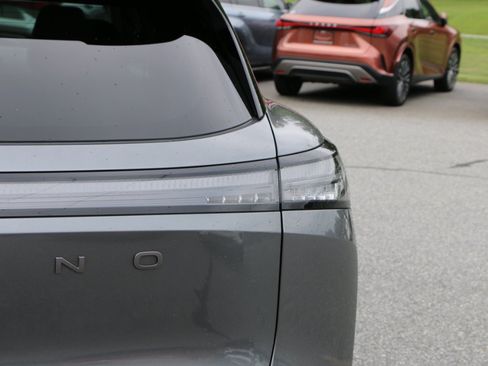 Used 2025 Nissan Murano SV FWD image 7