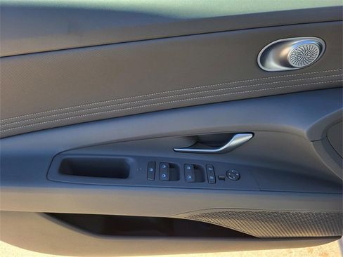 New 2025 Hyundai Elantra Sport image 12