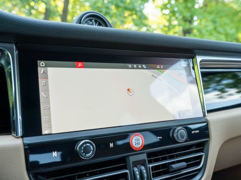 New 2026 Porsche Macan image 28