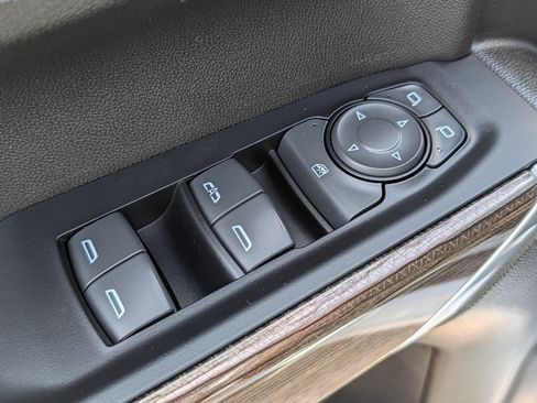 Used 2022 Chevrolet Silverado 1500 LT AWD/4WD image 14