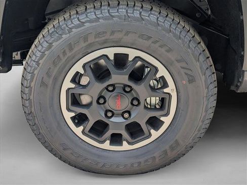 New 2025 Toyota Tacoma TRD Off-Road AWD/4WD image 11