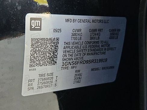 Certified 2025 Chevrolet Suburban Premier image 16