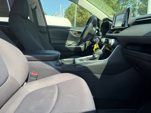 Used 2020 Toyota RAV4 LE w/ All Weather Liner Package AWD/4WD image 19