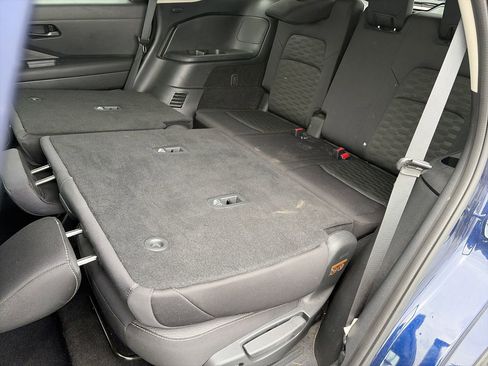 Used 2025 Nissan Pathfinder SV FWD image 16
