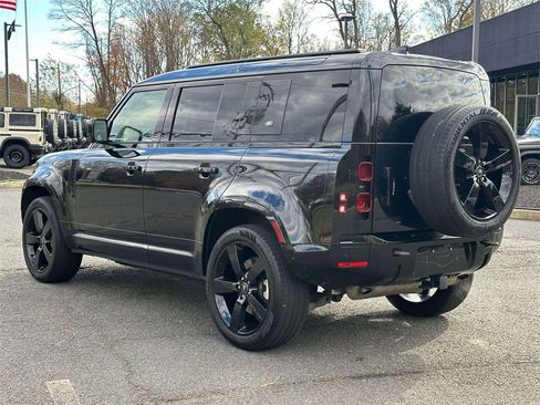 Used 2023 Land Rover Defender 110 X-Dynamic SE image 5