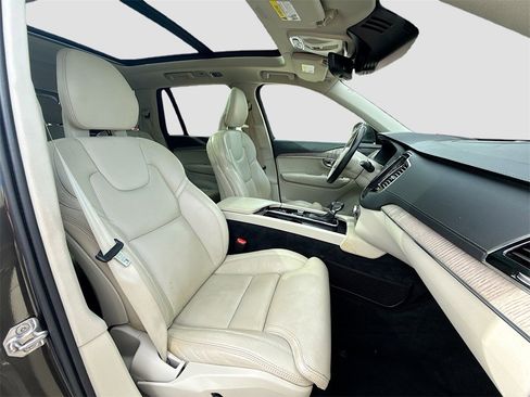 Used 2021 Volvo XC90 T6 Inscription w/ Protection Package Premier image 32