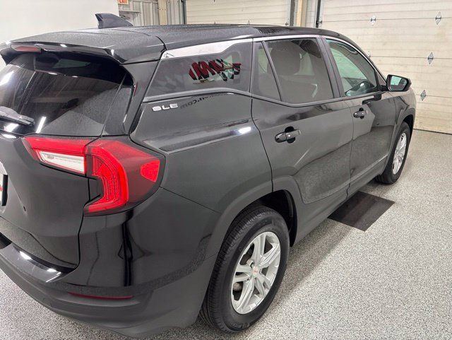 Used 2024 GMC Terrain SLE FWD image 5
