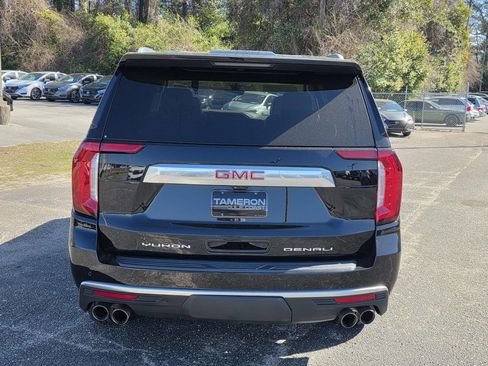 Used 2021 GMC Yukon Denali w/ Denali Premium Package image 4