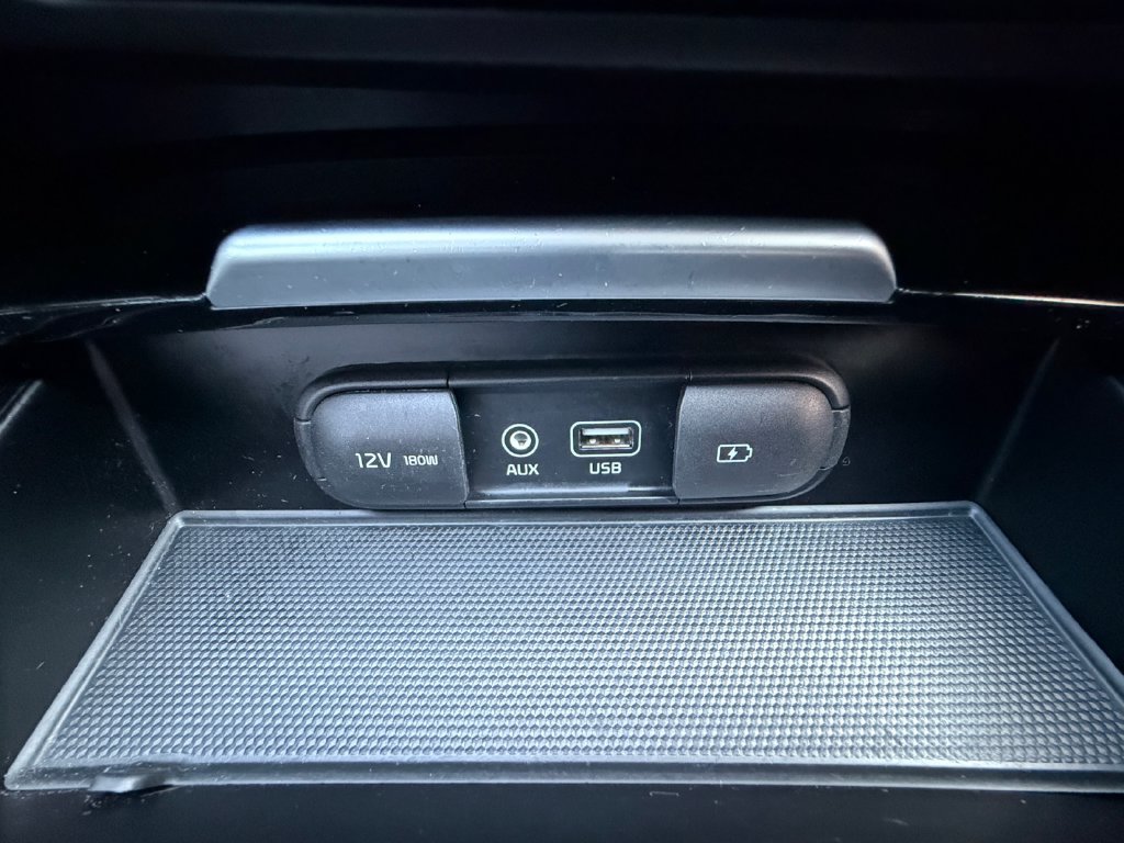Used 2018 Kia Stinger AWD/4WD image 30