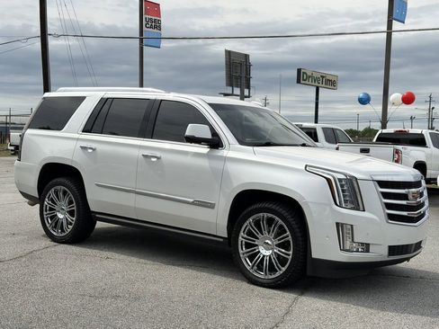 Used 2020 Cadillac Escalade Premium Luxury AWD/4WD image 27