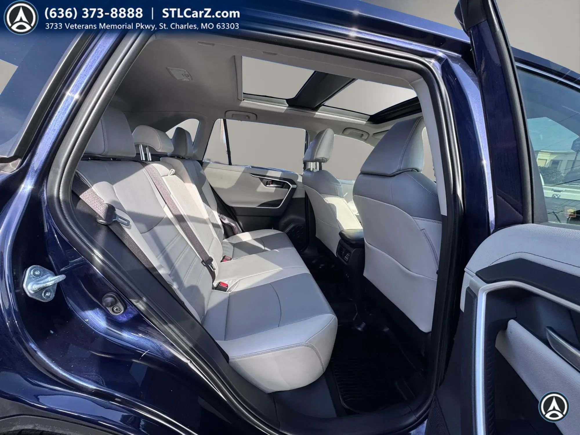 Used 2019 Toyota RAV4 Limited w/ Advanced Technology Package FWD image 13