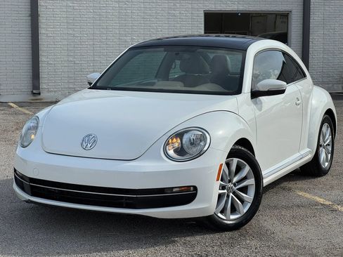 Used 2013 Volkswagen Beetle TDI FWD image 2