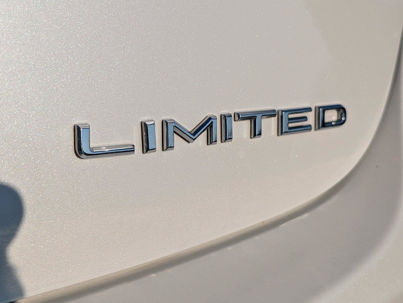Used 2013 Toyota Avalon Limited FWD image 35