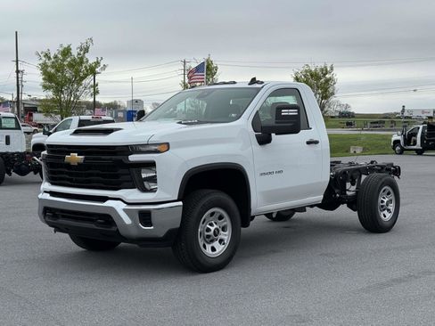 New 2025 Chevrolet Silverado 3500 W/T image 15