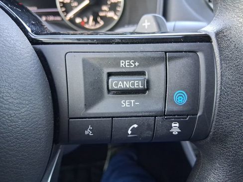 Used 2023 Nissan Rogue SV AWD/4WD image 19
