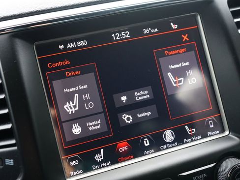 Used 2018 Jeep Grand Cherokee Altitude image 21