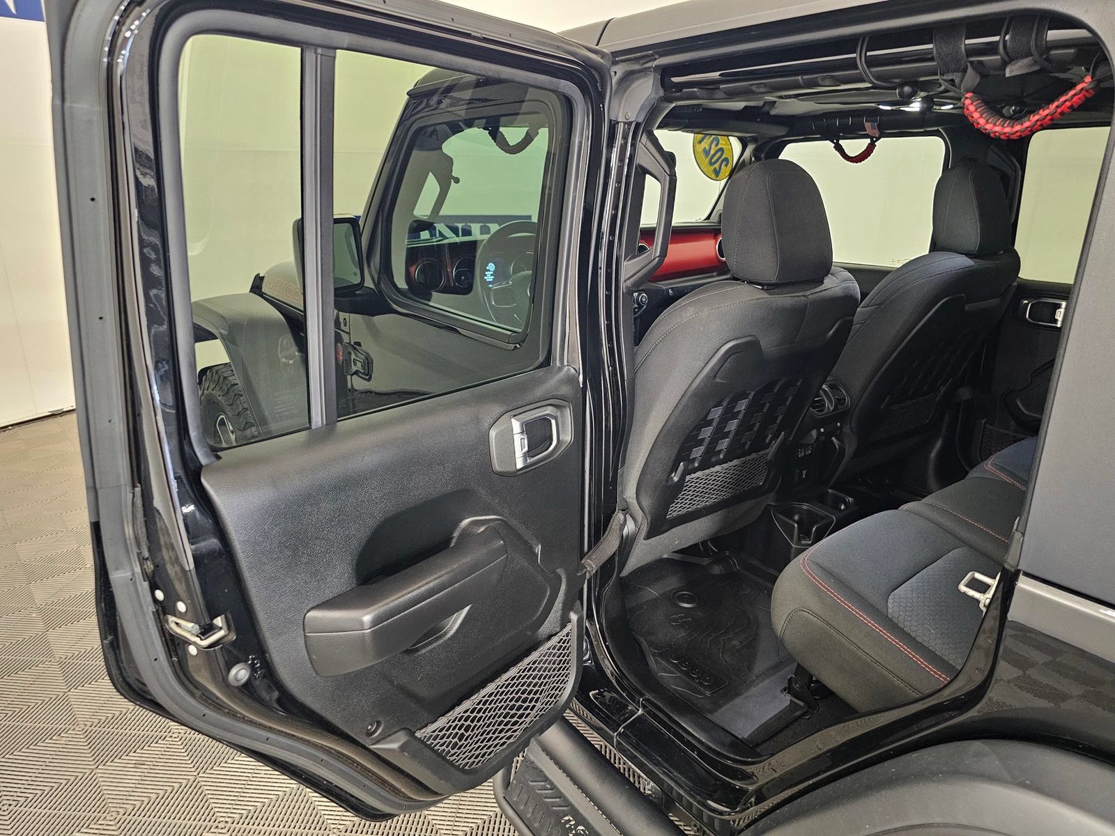 Used 2021 Jeep Wrangler Unlimited Rubicon w/ LED Lighting Group AWD/4WD image 21