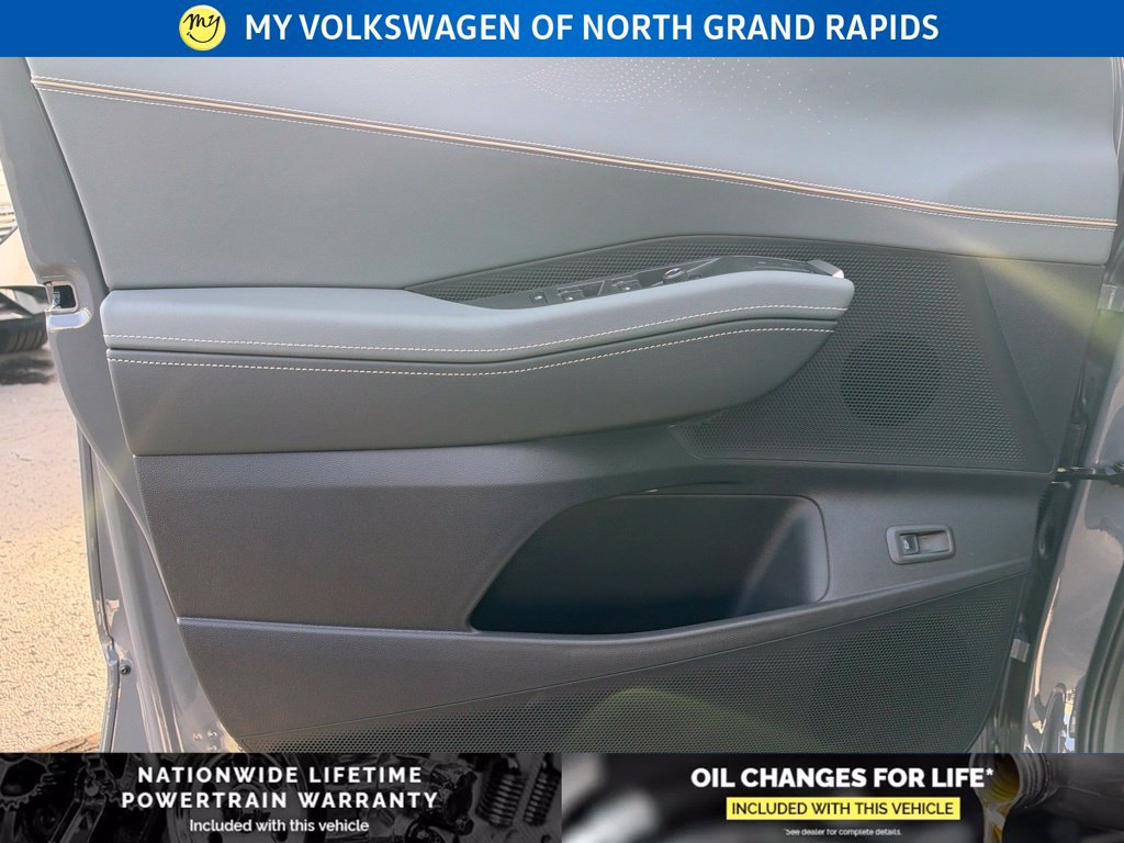 New 2027 Volkswagen Atlas SEL R-Line AWD/4WD image 10