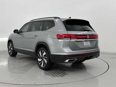 Used 2026 Volkswagen Atlas SE AWD/4WD image 3