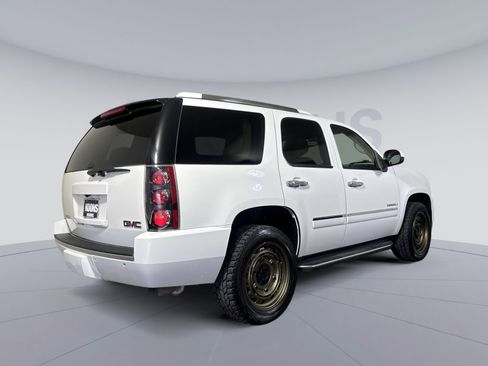 Used 2014 GMC Yukon Denali image 7