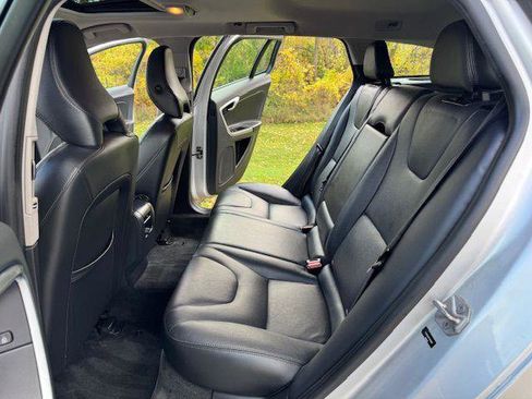 Used 2015 Volvo V60 T5 Premier Plus image 16